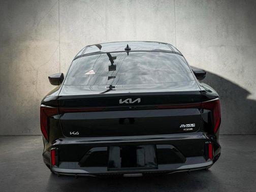 Aurora Black Pearl 2025 Kia K4 GT-Line