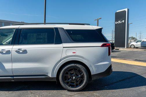 Snow White Pearl 2026 Kia Carnival SX Prestige