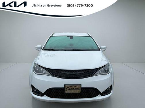 2020 Chrysler Pacifica Touring