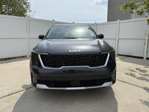2025 Kia Sorento LX