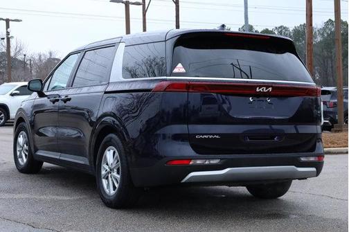 2024 Kia Carnival LX