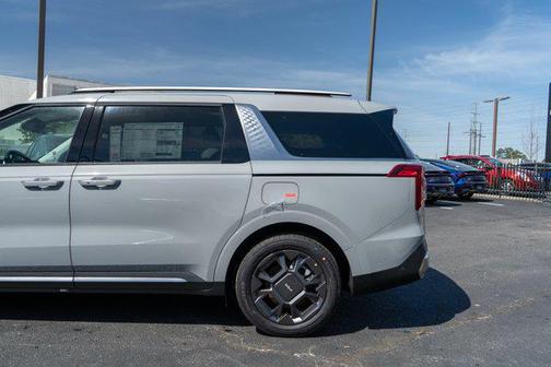 Ceramic Silver 2026 Kia Carnival Hybrid SX