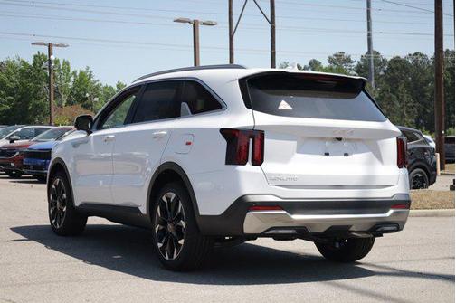Glacial White Pearl 2026 Kia Sorento SX