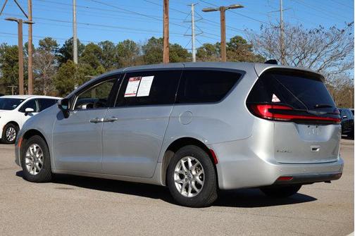 2023 Chrysler Pacifica Touring L