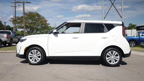 Snow White Pearl 2025 Kia Soul LX