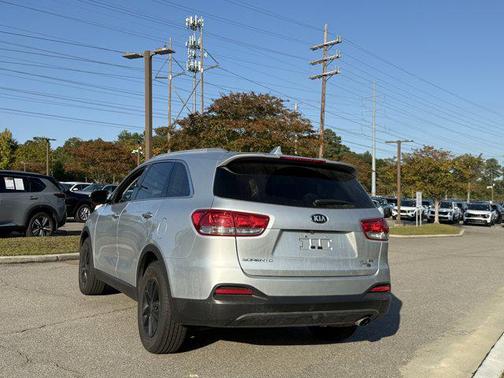 2018 Kia Sorento LX