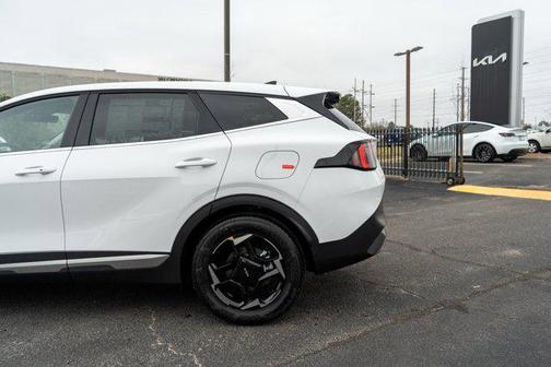 Glacial White Pearl 2026 Kia Sportage EX