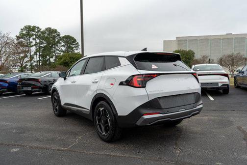 Glacial White Pearl 2026 Kia Sportage EX
