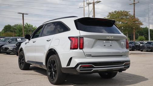 Wolf Gray 2023 Kia Sorento SX