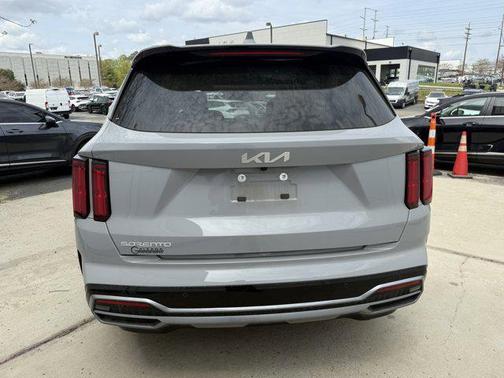 Wolf Gray 2023 Kia Sorento SX