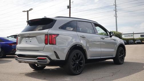 Wolf Gray 2023 Kia Sorento SX