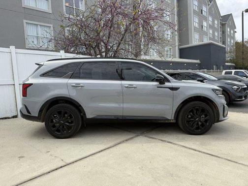 Wolf Gray 2023 Kia Sorento SX