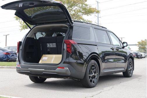 Aurora Black Pearl 2026 Kia Carnival SX