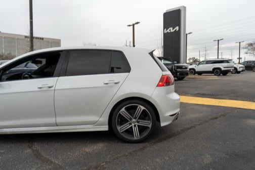 2016 Volkswagen Golf R 4-Door