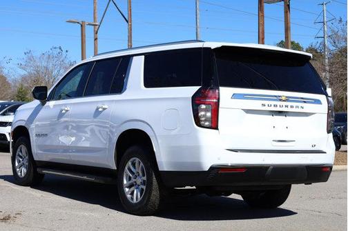 2024 Chevrolet Suburban LT