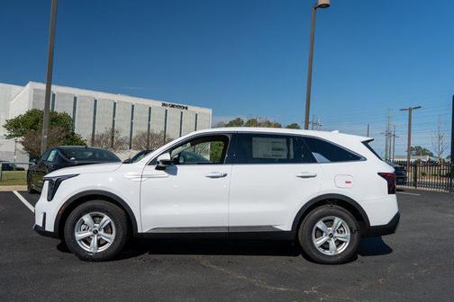 Glacial White Pearl 2026 Kia Sorento LX