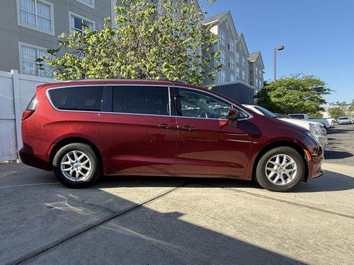 2020 Chrysler Voyager LXI