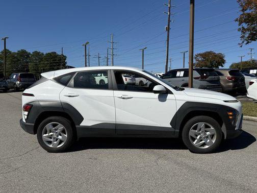 2024 Hyundai KONA SE