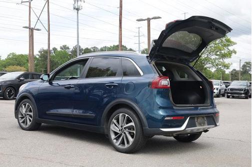 Deep Cerulean 2017 Kia Niro Touring