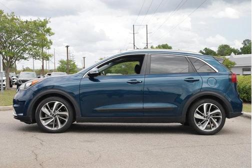 Deep Cerulean 2017 Kia Niro Touring