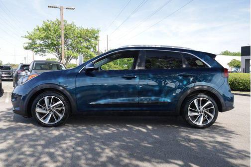 Deep Cerulean 2017 Kia Niro Touring