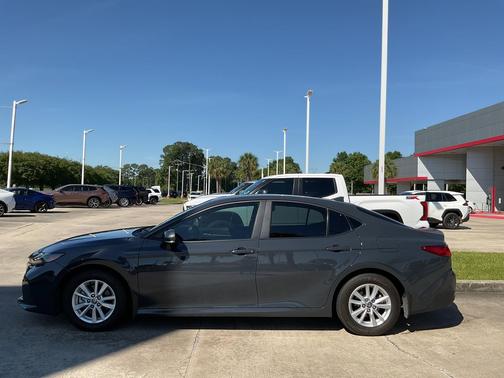 Underground 2025 Toyota Camry LE