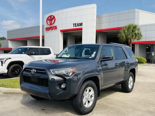 Midnight Black Metallic 2024 Toyota 4Runner SR5