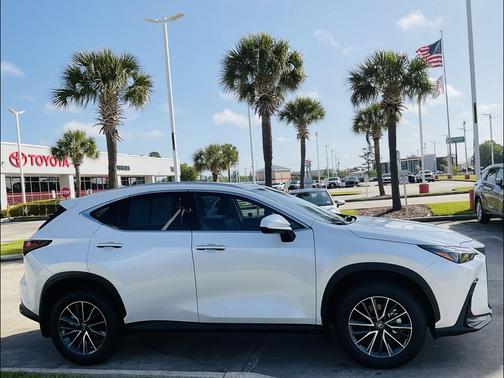 Eminent White Pearl 2025 Lexus NX 350h Premium