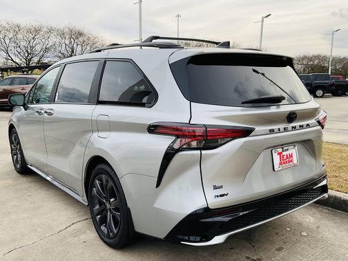 2025 Toyota Sienna XSE 7 Passenger