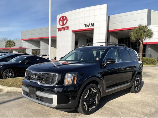 Ebony Black 2024 Kia Telluride S