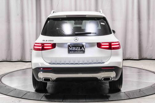 2026 Mercedes-Benz GLB 250 