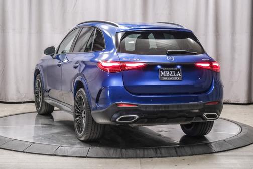 2023 Mercedes-Benz GLC 300 