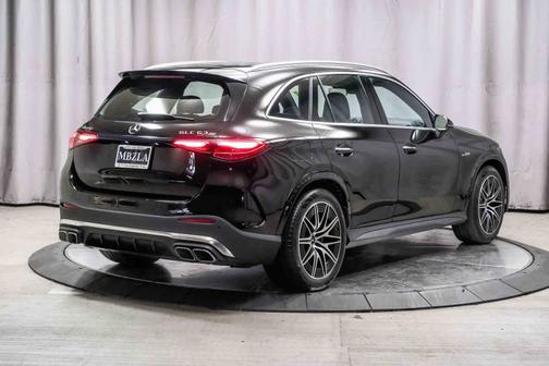 Black 2025 Mercedes-Benz GLC 300
