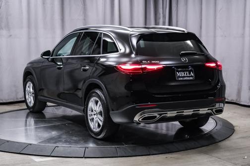 2025 Mercedes-Benz GLC 300 