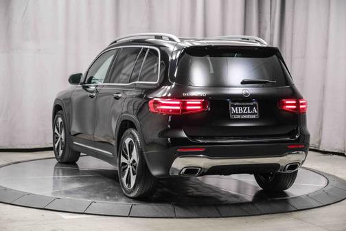 2025 Mercedes-Benz GLB 250 