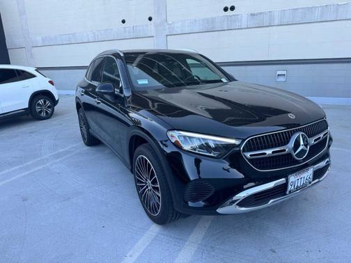 2025 Mercedes-Benz GLC 300 