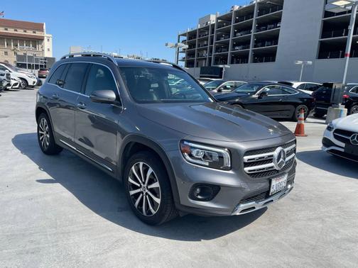Mountain Grey Metallic 2023 Mercedes-Benz GLB 250