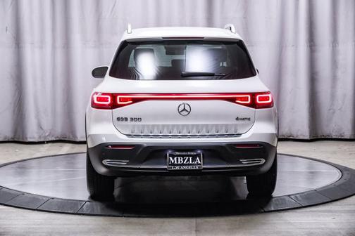 2022 Mercedes-Benz EQB 300 4MATIC