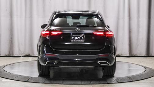 2023 Mercedes-Benz GLC 300
