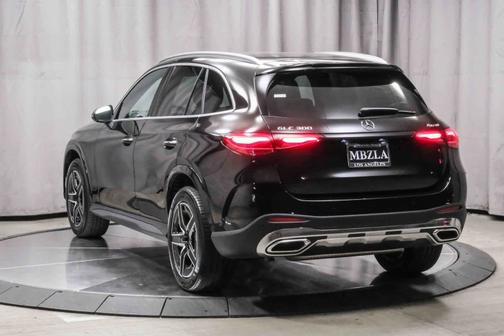 2025 Mercedes-Benz GLC 300 4MATIC