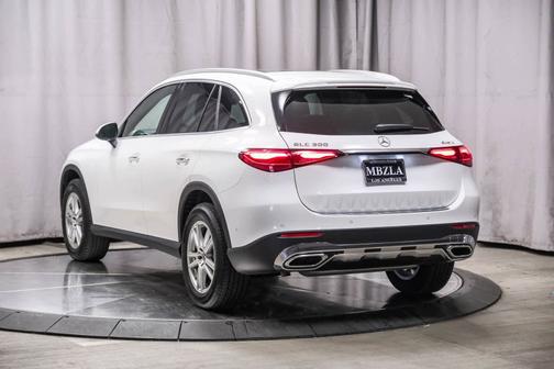 2025 Mercedes-Benz GLC 300 