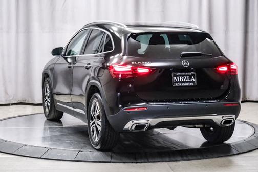 2025 Mercedes-Benz GLA 250 