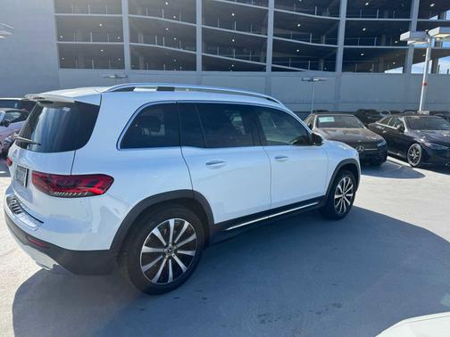 2023 Mercedes-Benz GLB 250 