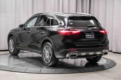 2025 Mercedes-Benz GLC 300 Base