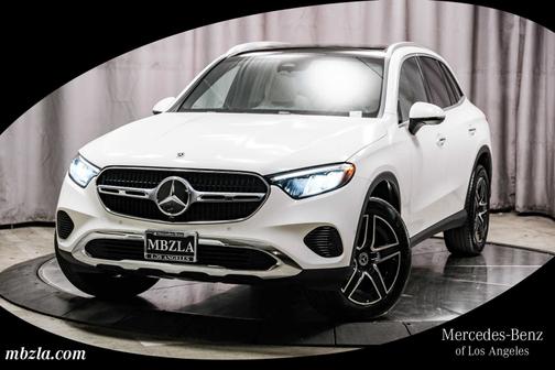 Polar White 2026 Mercedes-Benz GLC 300