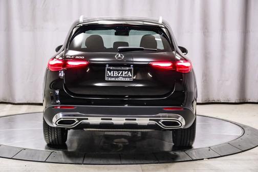 2025 Mercedes-Benz GLC 300 