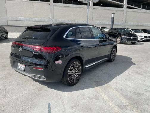 Obsidian Black Metallic 2023 Mercedes-Benz EQE 500 4MATIC