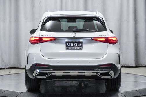 2025 Mercedes-Benz GLC 300