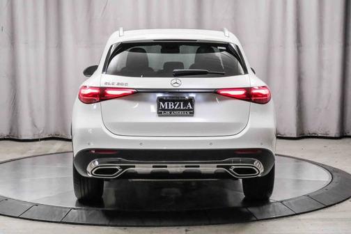 2025 Mercedes-Benz GLC 300 