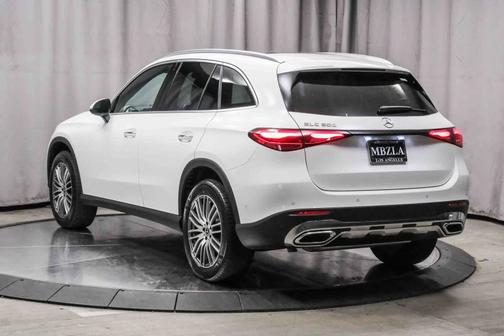 2025 Mercedes-Benz GLC 300 